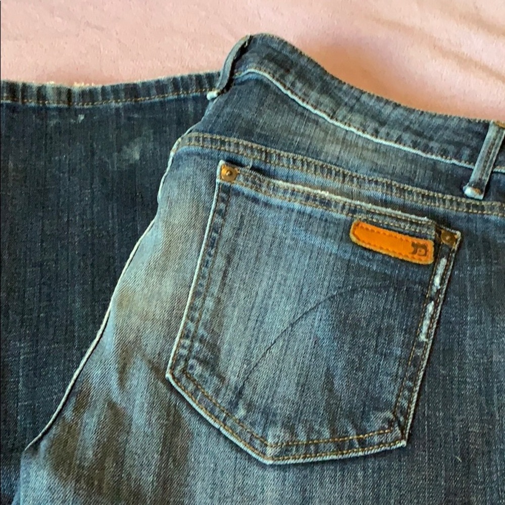 Joe’s Honey Fit Blue Jeans.